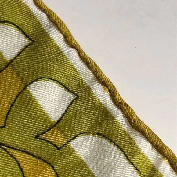 Gorgeous floral Oblong Scarf Shawl By Vera Neumann. VTG - Picture 8 of 12